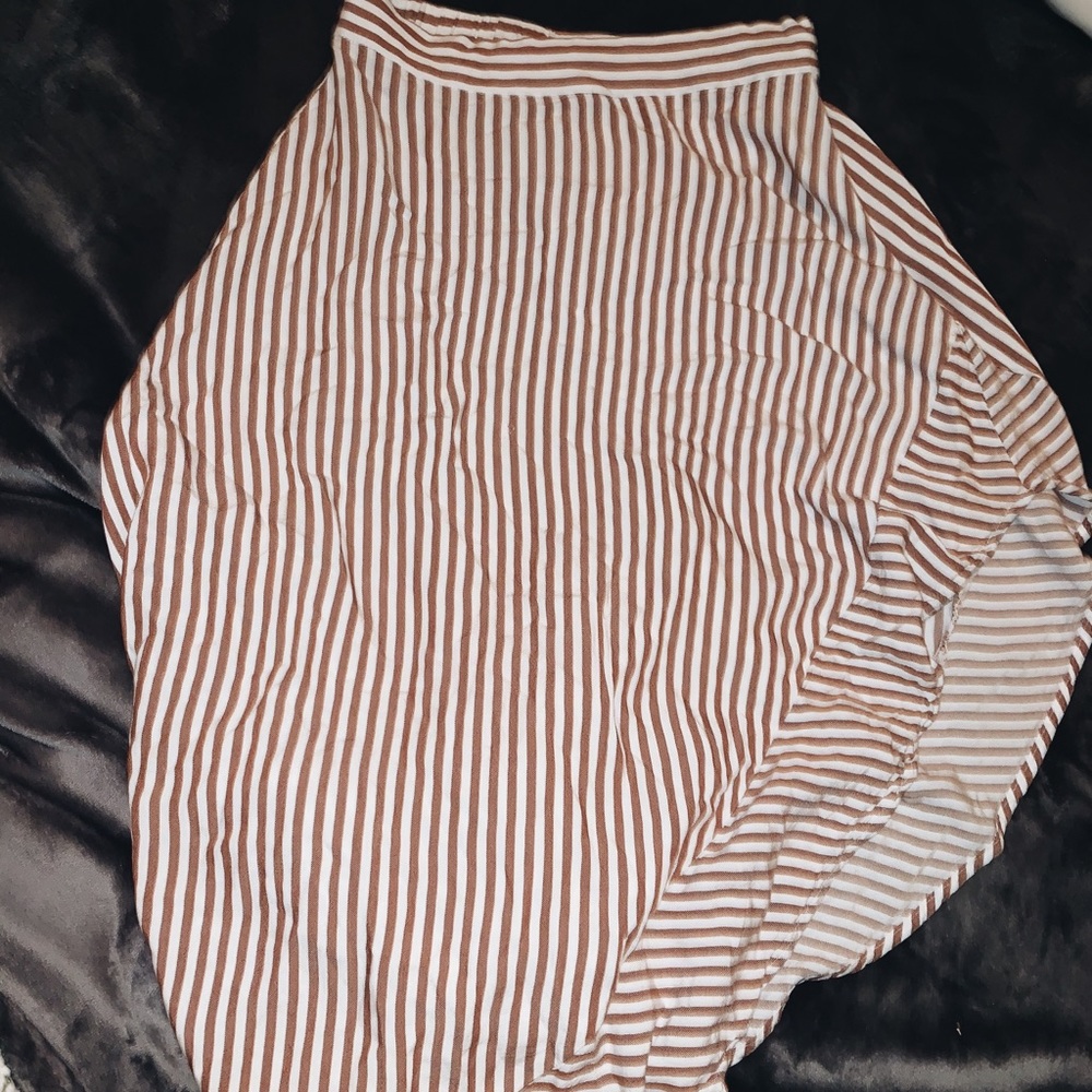 Long flowy lulu skirt!